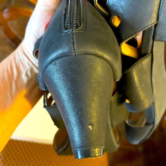 COMFORTVIEW BLACK SHOES WITH STRAPS ACROSS AND ELASTIC FOR COMFORT ZIPPER BACK - Picture 9 of 9